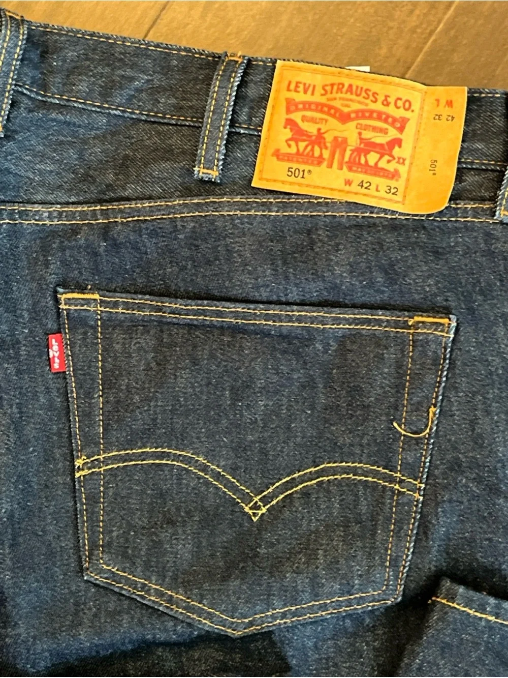 Levis classic dark